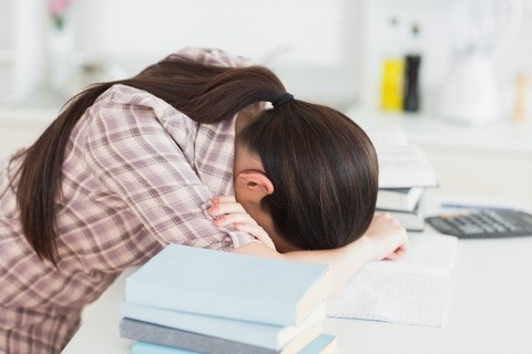 Lưu thông máu kém là nguyên nhân gây ra các chứng: hay quên, mất ngủ, hoa mắt, chóng mặt, tê bì chân tay...
