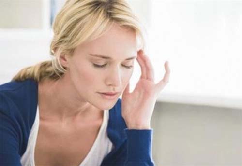 Cần làm gì khi ngồi xuống đứng lên là hoa mắt chóng mặt?