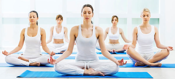 Tự chữa lưu thông máu kém bằng cách tập thiền, yoga