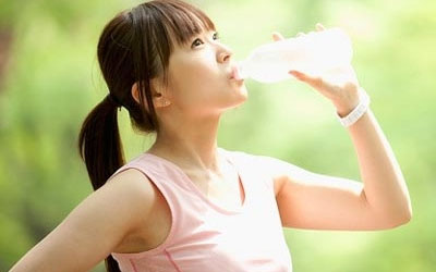 Uống nước giúp giảm hoa mắt chóng mặt