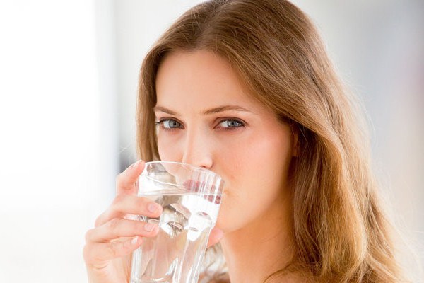 uống ước là cách đơn giản phòng hoa mắt tim đập nhanh