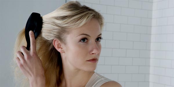 Chải đầu cũng giúp tăng cường lưu thông máu lên não