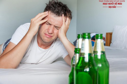 Bị đau đầu sau khi uống rượu bia